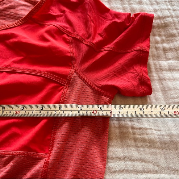 Lululemon Run Fast Track Short Sleeve Shirt. Open in Back. Tangerine. Women 6/8 - Picture 7 of 8